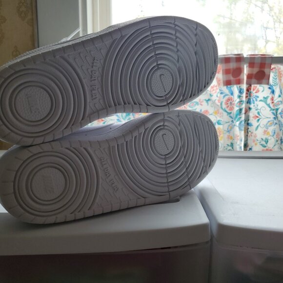 Nike lowtops - Picture 2 of 8